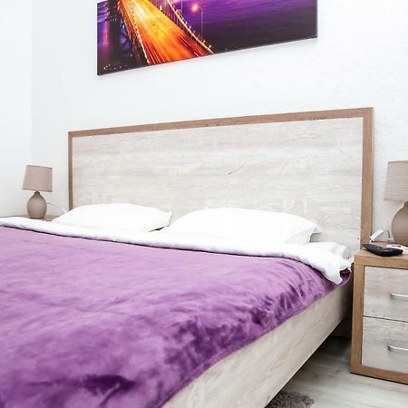 Square Apartments Одесса Экстерьер фото