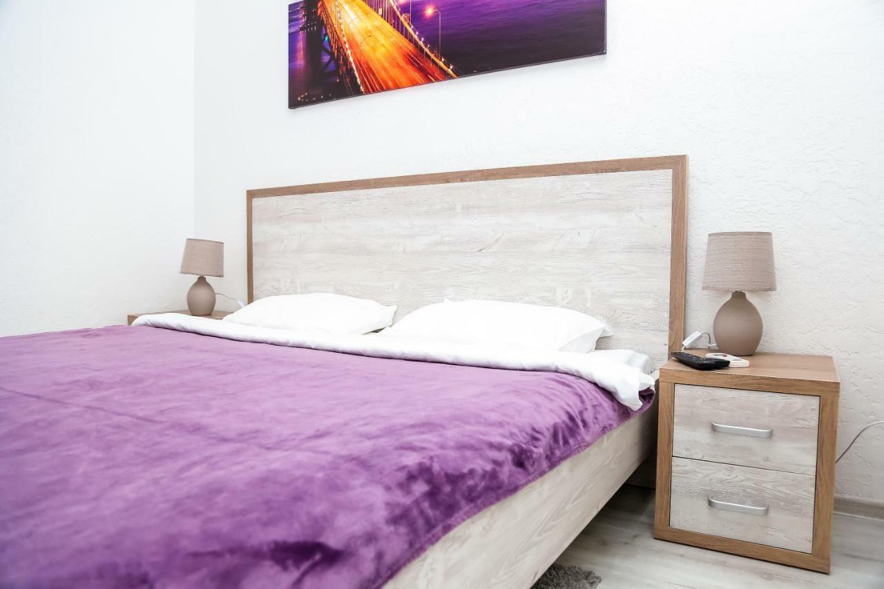 Square Apartments Одесса Экстерьер фото