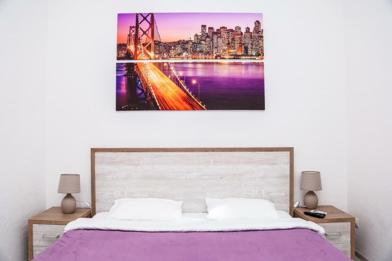 Square Apartments Одесса Экстерьер фото
